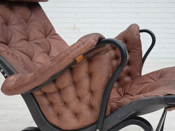 Image 1 of Jaren 70, Zweeds ontwerp van Bruno Mathsson, model "Pernilla", meubelleer.