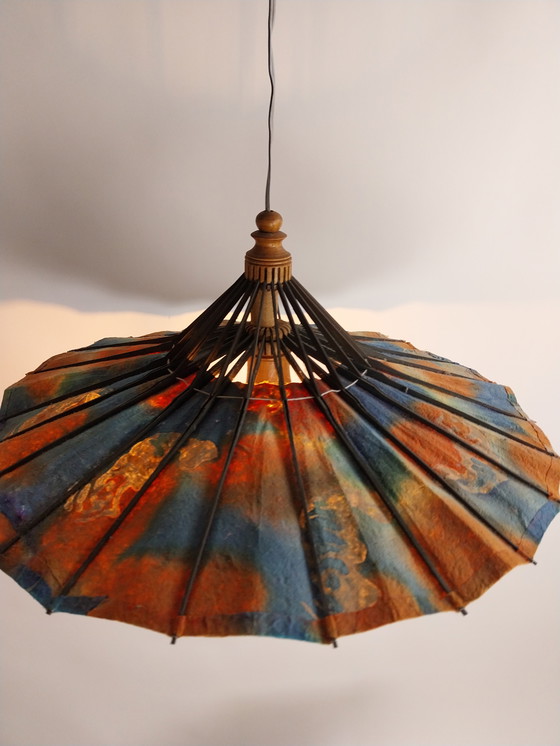 Image 1 of 1 x oosterse parasol hanglamp met bloemmotief en zilveren garnalen 1960's