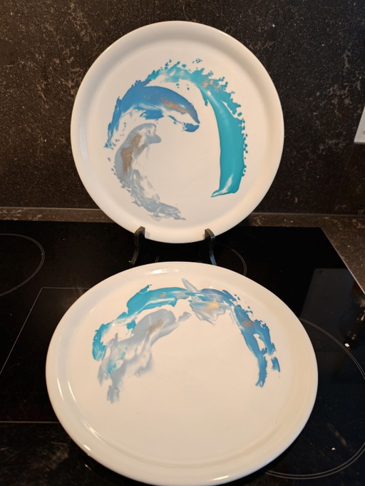 2 Hand-painted Saturnia design plates, 30.5 cm – wanddecoratie, Porcelain