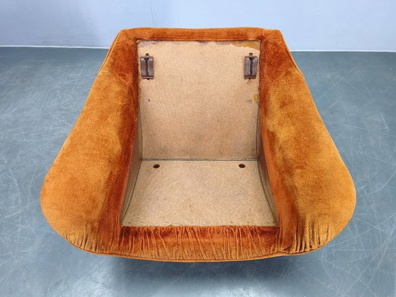 Image 1 of Coppia di poltrone lounge italiane in stile Space Age, con rivestimento arancione, anni '70.