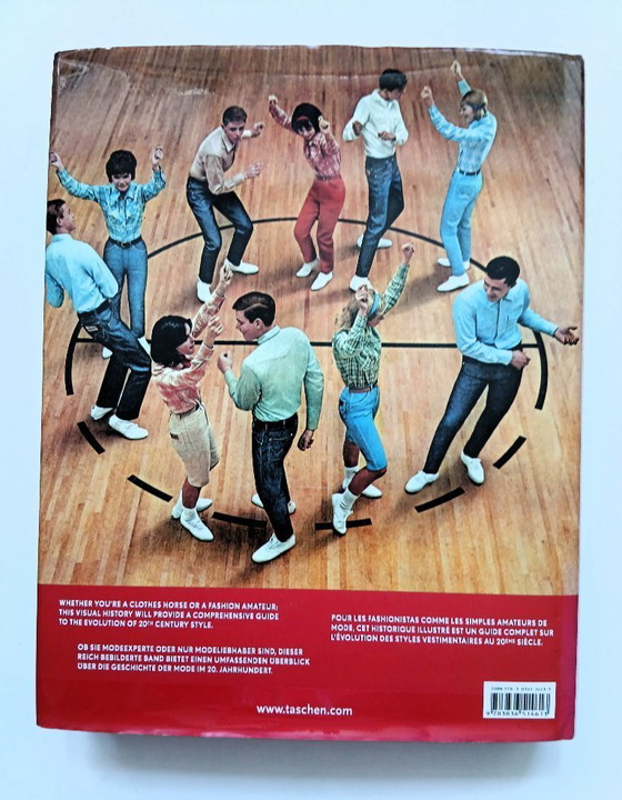Image 1 of (W027) Moda del siglo XX: La historia visual de la moda en la publicidad