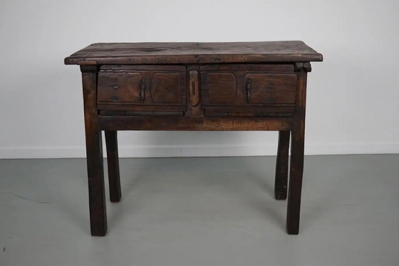 Image 1 of Antiker spanischer Beistelltisch/Konsolentisch im Landhausstil aus Kastanienholz, 18. Jahrhundert