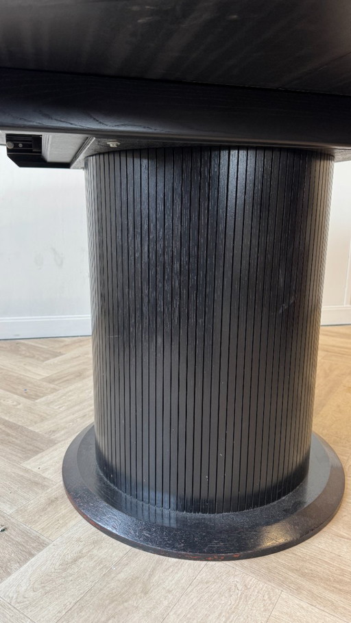 Vintage zwarte ronde eettafel 