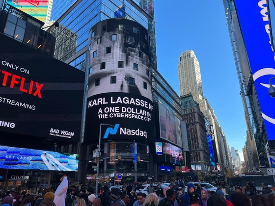 Image 1 of Karl LAGASSE - One Dollar Red Underground - Sculpture d'artiste