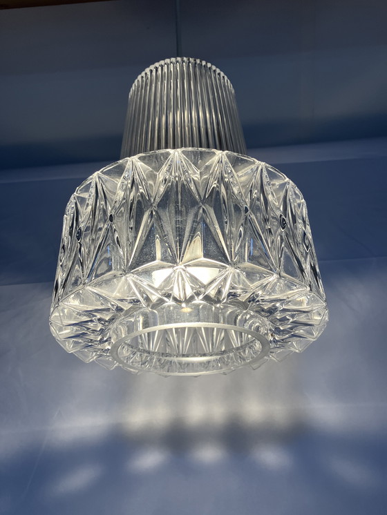 Image 1 of Lampada a sospensione vintage in vetro cristallo Glashütte Limburg con prisma