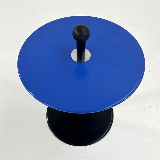 Image 1 of Table d'appoint bleue de style postmoderne d'Ikea, années 1980