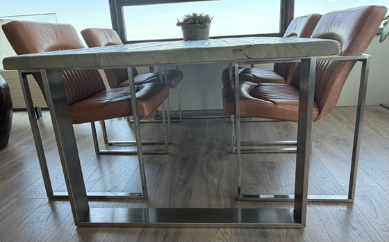Tavolo da pranzo Rofra Avignon + 4 sedie in pelle Rio Grande | Rovere riciclato e acciaio inox spazzolato (photo 5 of 10)