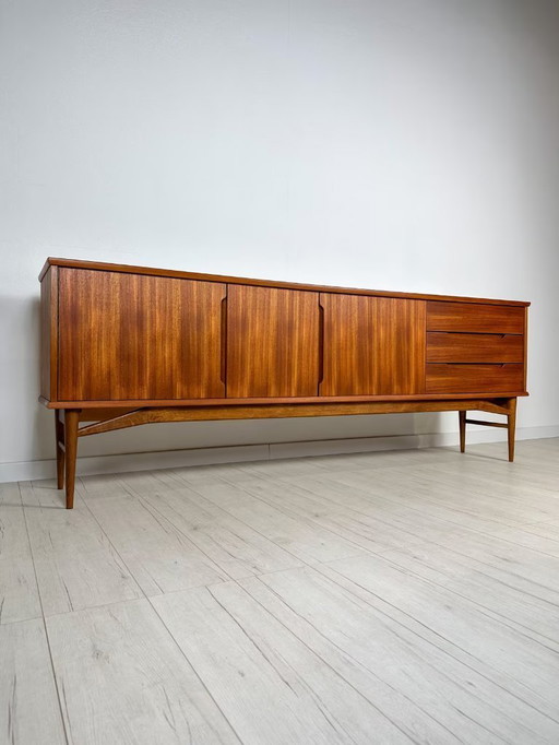 Groot Deens Mid Century Teakhouten Dressoir 'Fredericia' jaren 60
