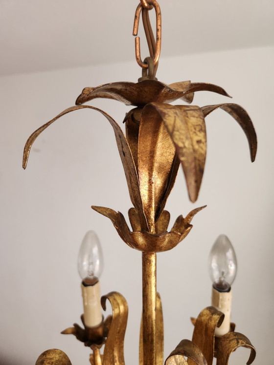 Lampadario forgiato a mano, dorato con foglia d'oro, stile Hollywood Regency, Italia. – Hans Kögl, Iron (photo 13 of 15)