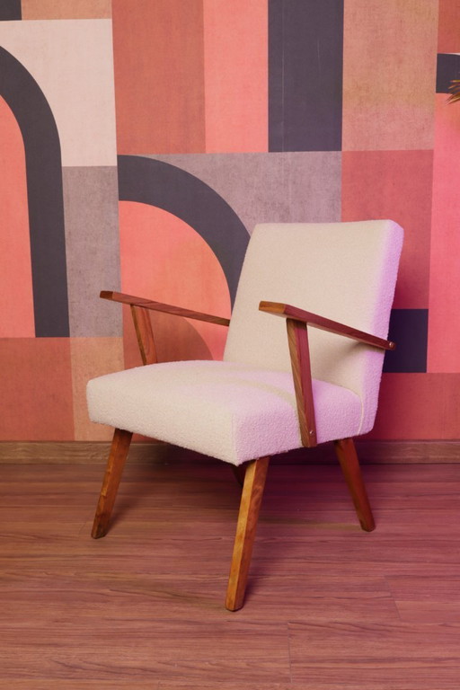 Poltrona vintage beige bouclé in legno di noce 1960
