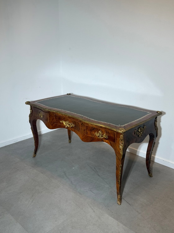 Frans bureau in Lodewijk XV-stijl, gemaakt van palissanderhout. (photo 4 of 10)
