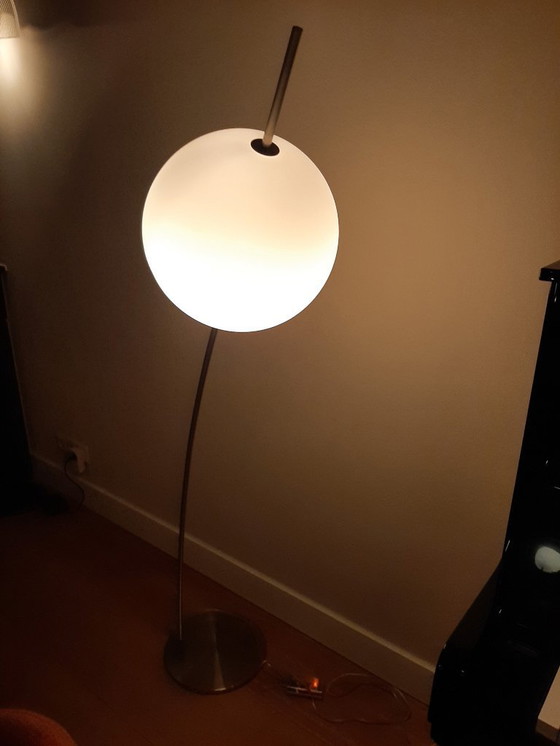 Image 1 of Booglamp van RVS met matglazen bol