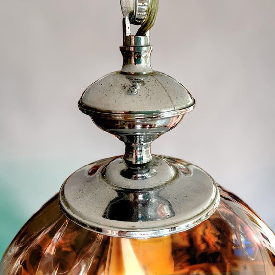 Image 1 of Portugese Art Deco revival hanglamp met bruine, handgeblazen glazen bol in spiraalvorm van Marinha Grande, jaren 60.