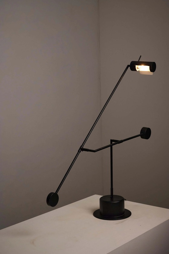 Mattschwarze Gegengewichts-Schreibtischlampe von Sische, Tischlampen (Foto 6 von 9)