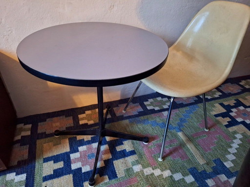 Tavolo da bistrot circolare Eames Vitra Contract Base anni '60-'70