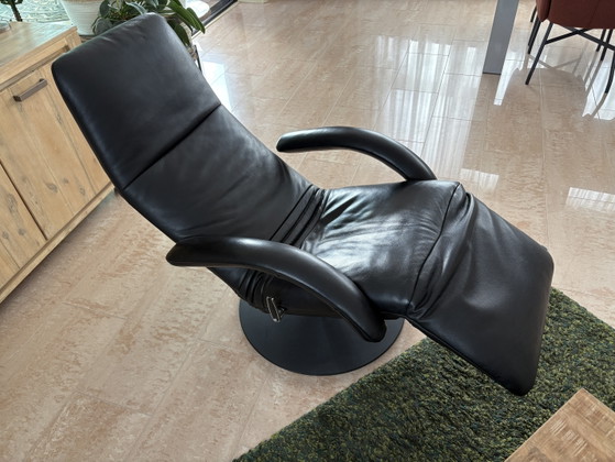 Fauteuil design Jori Yoga – Leather (photo 2 of 6)