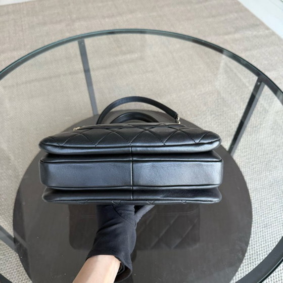 Image 1 of Chanel Trendy CC Petit - Cuir d'agneau matelassé noir et finitions dorées