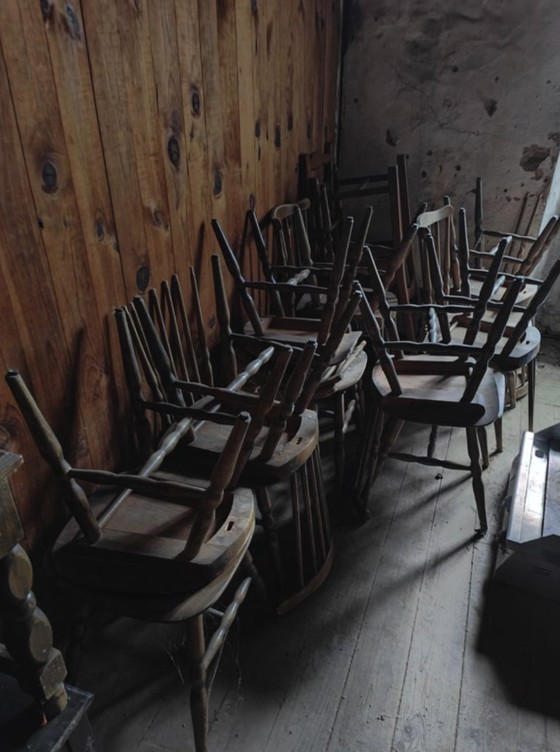 Image 1 of Partij van 46 Baumann-stoelen (N153) + 17 donorstoelen