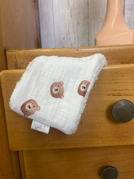 Image 1 of Asymmetrische Garderobe aus den 1950er Jahren