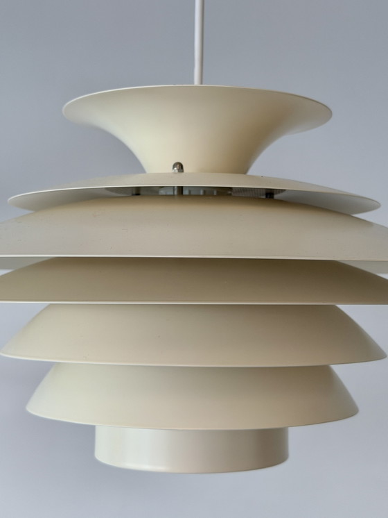 Lampada a sospensione vintage scandinava a 7 strati – Crema/Avorio – Di JEKA, Denmark, anni '60 (photo 3 of 15)