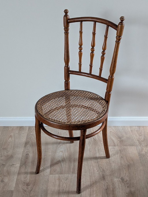 Silla de café antigua de madera curvada de Jacob & Josef Kohn, circa 1900, Viena, con asiento de mimbre.