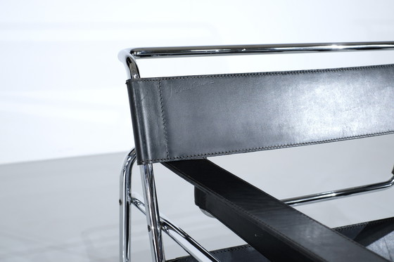Image 1 of Pair of Wassily armchairs by Marcel Breuer for Knoll International - 1990s