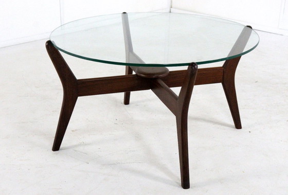 Image 1 of Ronde salontafel Engels met glas 'Summerseat' vintage