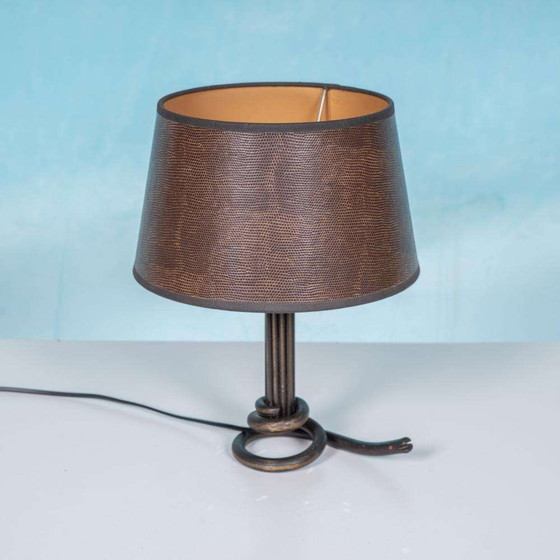 Image 1 of Lampe de table art déco en fer forgé des années 40 abat-jour serpent