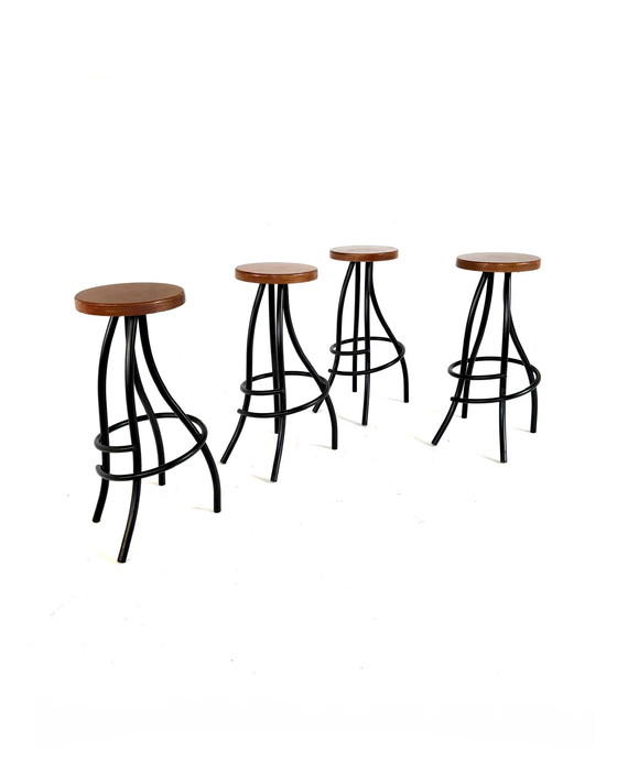 Image 1 of Ensemble de 4 tabourets de bar « Danse », Italie, années 80
