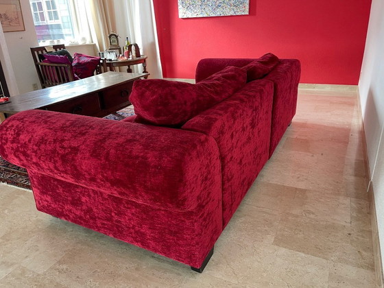 Image 1 of Warmrotes Samtsofa, 3-Sitzer