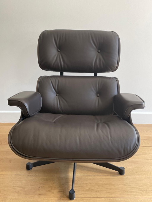 Vitra Lounge Chair