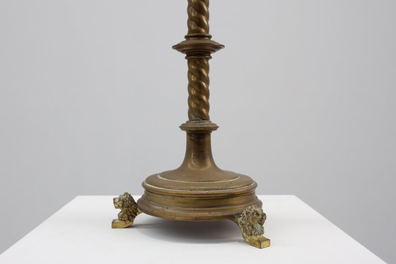 Image 1 of Gran candelabro de iglesia antiguo de cobre decorado, Francia ca. 1900