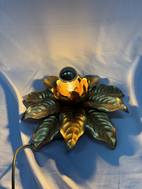 Image 1 of Applique murale vintage Hollywood Regency, fleur dorée