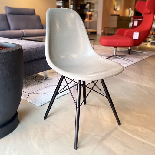 Vitra DSW dining chair