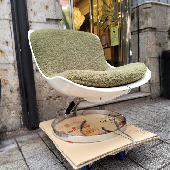 Image 1 of Sillón Goldfinger, after Michel Cadestin, estilo Space Age, fibra de vidrio y acero cromado, 90’s – Francia