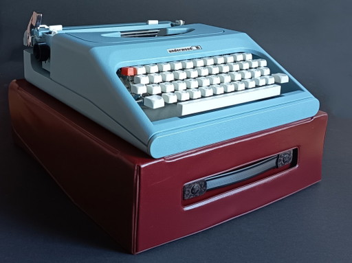 Restored Underwood 16 (1977) typewriter – a rare example