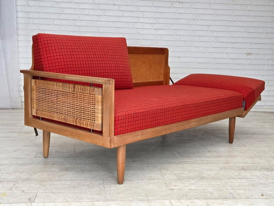 Image 1 of Sofá-cama con brazos abatibles danés, década de 1970, de Illum Wikkelsø, lana para muebles.