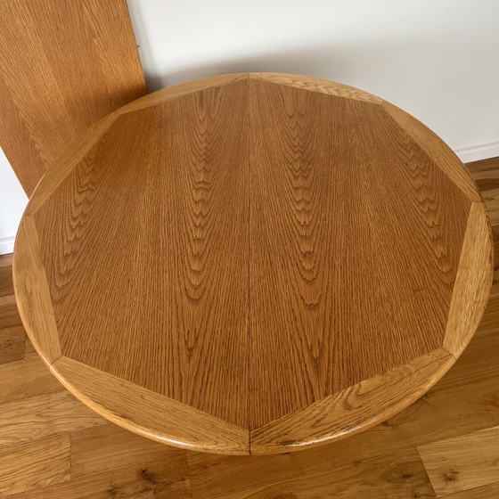 Image 1 of Solid oak extendable round dining table 115cm