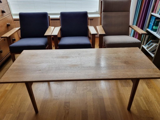 3 Fauteuils Hans Wegner et Table Basse Tuck