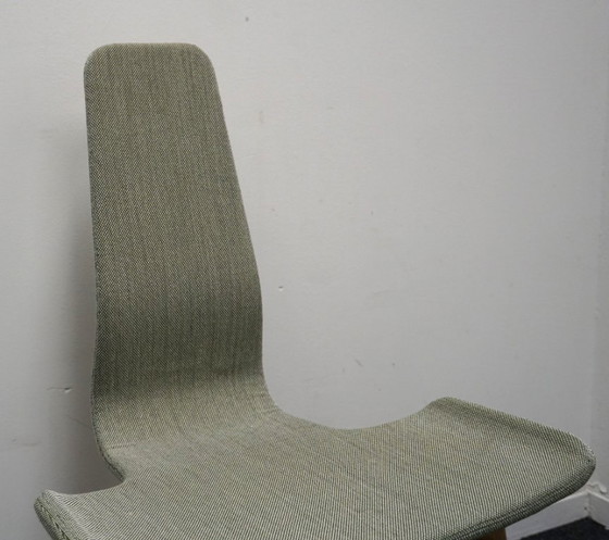 Image 1 of Matthew Hilton Tapas-Stuhl | Designstuhl | Grüner Stoff