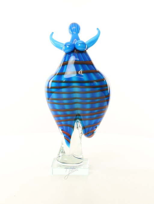 Een glazen beeldje van een danseres in Murano stijl