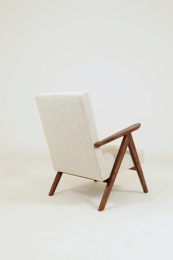 Image 1 of Pair of longue chairs off white bouclé modern design 
