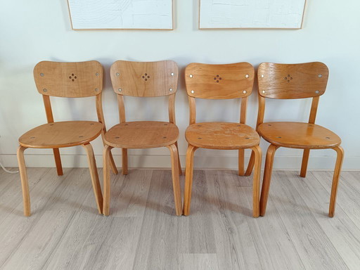 4 skandinavische Bugholz-Esszimmer-Caféstühle