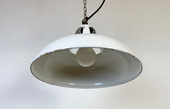 Image 1 of Industriële witte geëmailleerde fabriekshanglamp van Thorlux, jaren 60