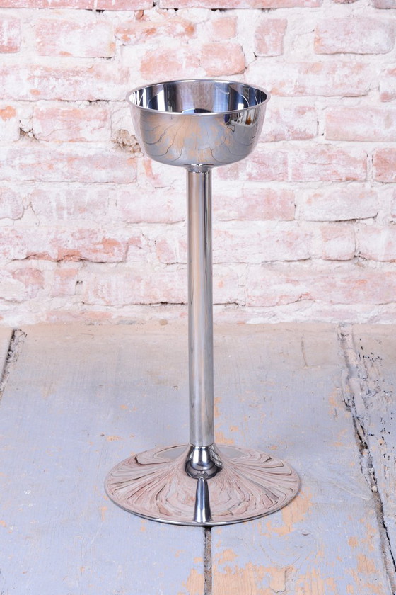 Restored Bauhaus Pedestal, Metal, Repolished, Czech, 1970s, Plant table, Chrome, Silver, Modern (photo 5 of 7)