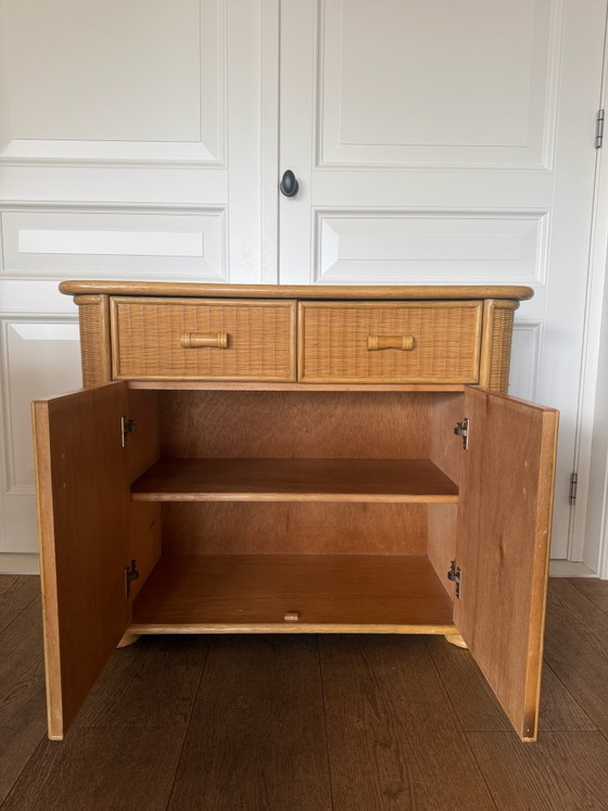 Buffet bas en rotin vintage / petite armoire années 80, Bois, Marron (photo 6 sur 15)
