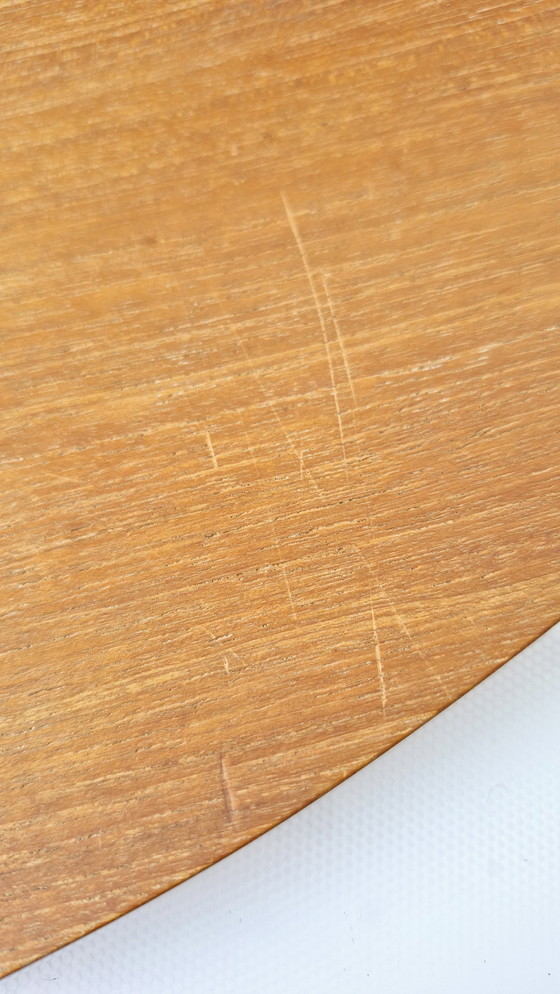 Image 1 of Plateau à sushis en teck, réalisé par Shigemichi Aomine pour le Conseil national des métiers d'art du Japon, vers 1960.