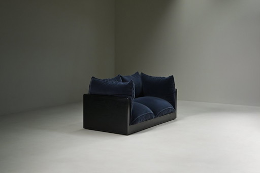 “Down” two-seat sofa by Carlo Bartoli for Rossi di Albizzate, 1970s Italy.