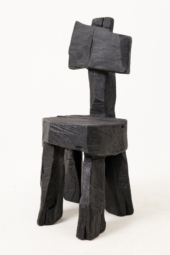 Image 1 of Brutalistischer Skulpturenstuhl, geschnitzt, Massivholz, Eiche, Schwarz, rustikal, Logniture