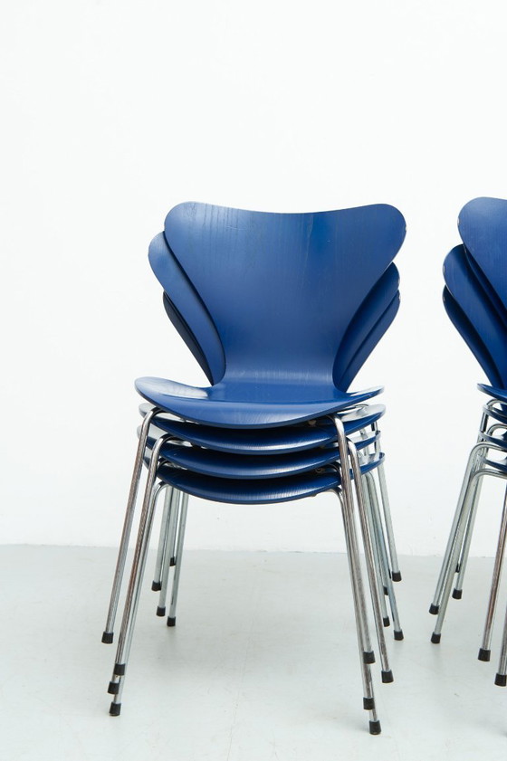 Otto sedie della serie 7 disegnate da Arne Jacobsen per Fritz Hansen, anni '50. – Sedie da pranzo, Wood (photo 14 of 24)